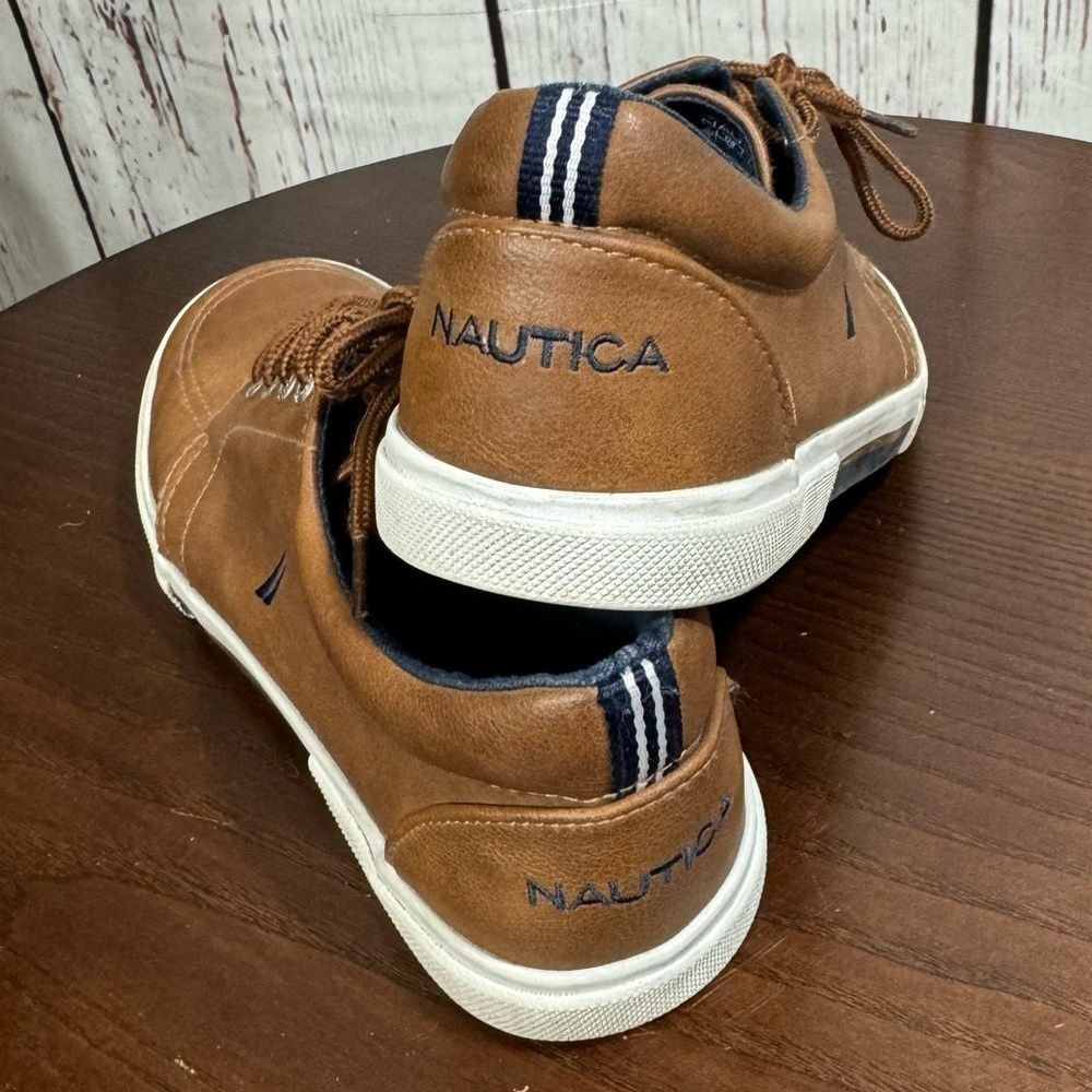 NAUTICA kids Sneakers in size 3 Great condition - Picture 5 of 10